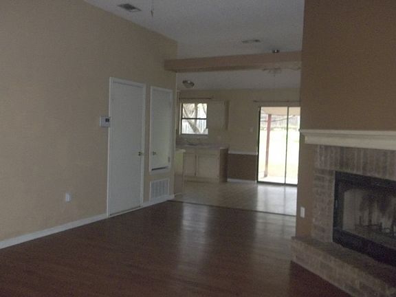 2nd image of 212 Wagontrain Cir