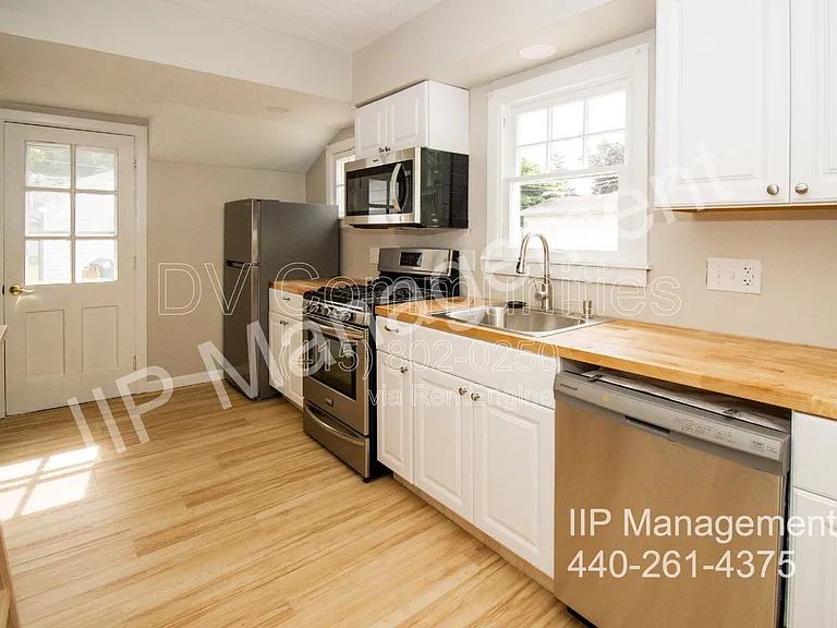 6177 Iroquois Trl — Photo 11