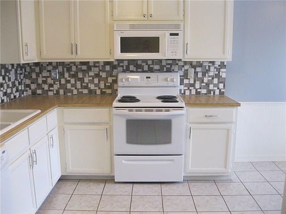 5th image of 2 Walter Cir