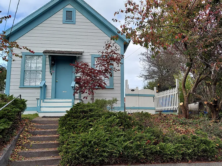 7th St — Photo 1