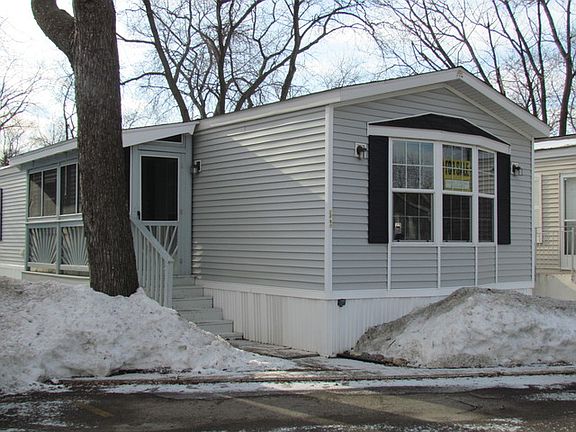 3rd image of 408 W Touhy Ave
