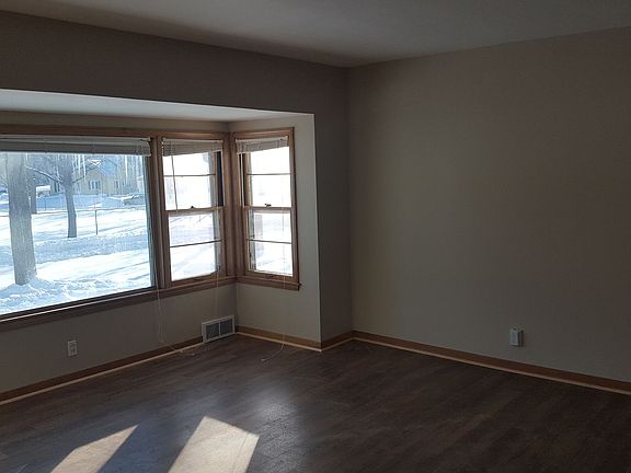 3rd image of 507 Giles Pl
