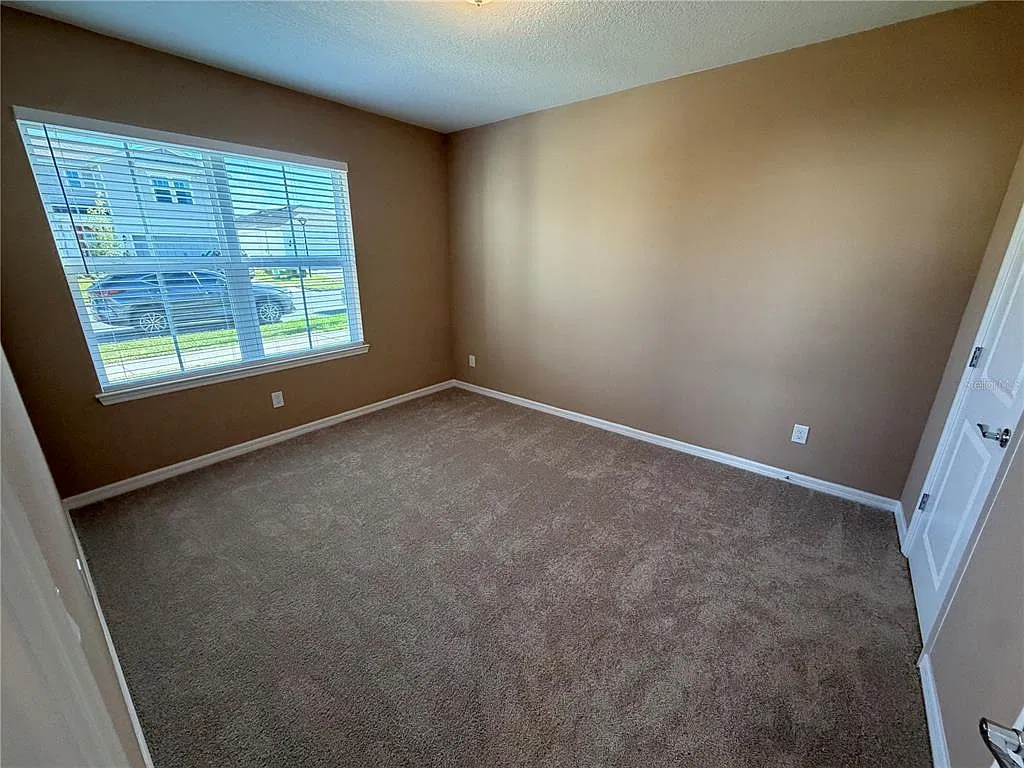 4 bed, 3.0 bath, 2037 sqft, $2,800 — Photo 2