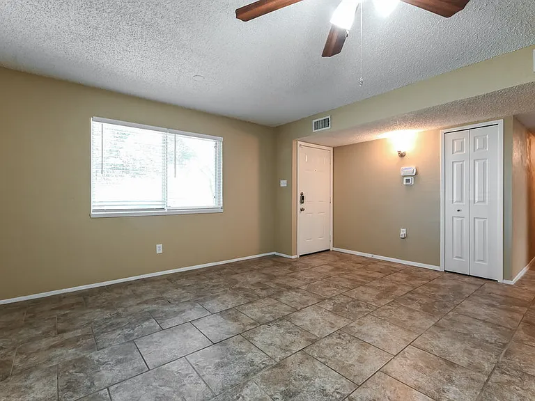 1522 Sunset Ln — Photo 5