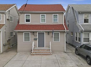 10719 96th St, Jamaica, NY 11417