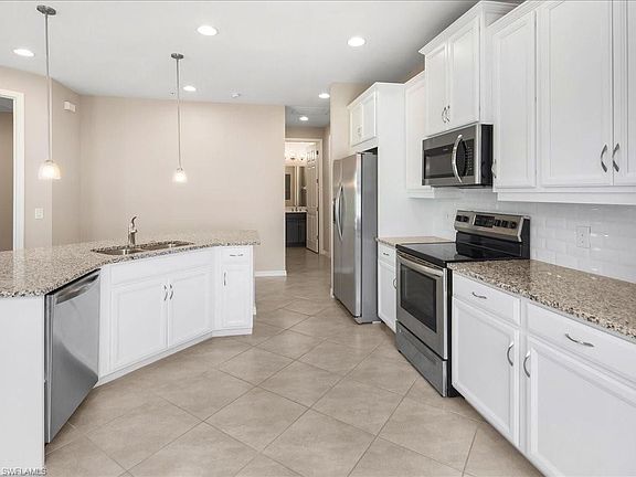 5th image of 26115 Palace Ln Unit 202