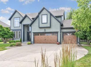 5621 NE Maybrook Rd, Lees Summit, MO 64064