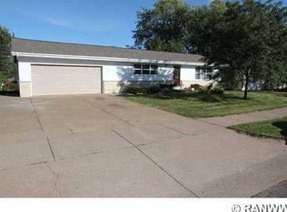 2837 12th St, Eau Claire, WI 54703