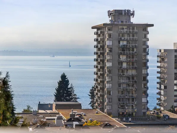 1737 Duchess Ave #703, West Vancouver, BC V7V 1P8
