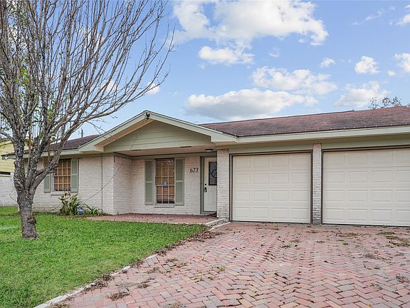 2nd image of 623 Rockbrook Dr