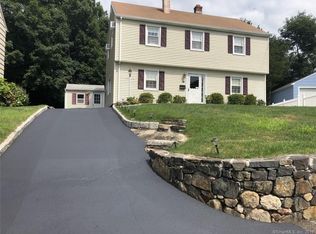 14 Harvann Rd, Norwalk, CT 06850