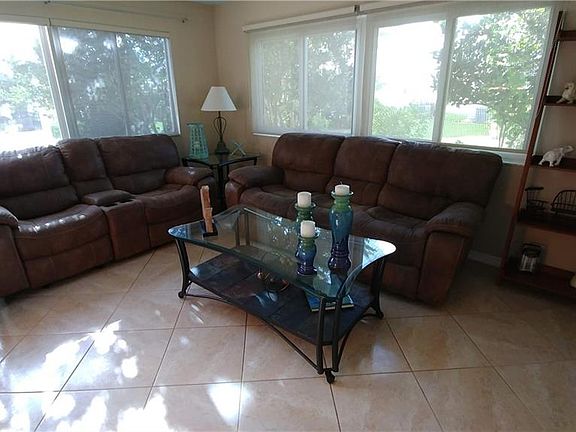 4th image of 2481 Cherokee Ct