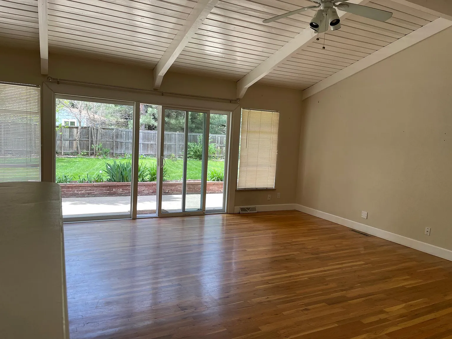 4350 Comanche Dr — Photo 2