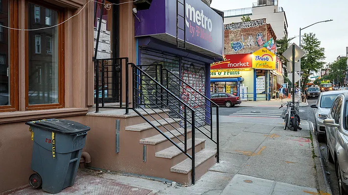 Rented by Nooklyn NYC LLC | media 44