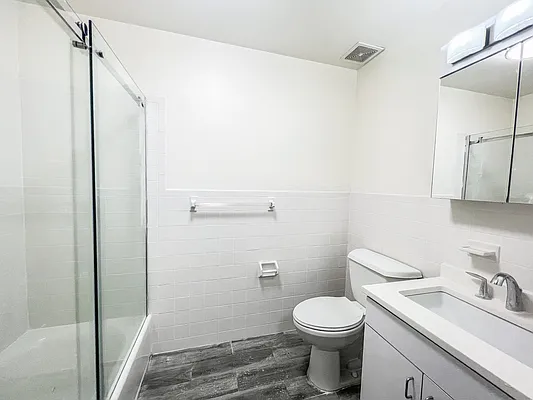 Rented by Compass | media 7