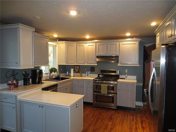 3rd image of 4931 Highbridge St