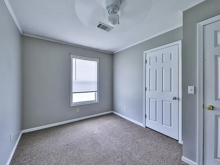217 E St — Photo 8