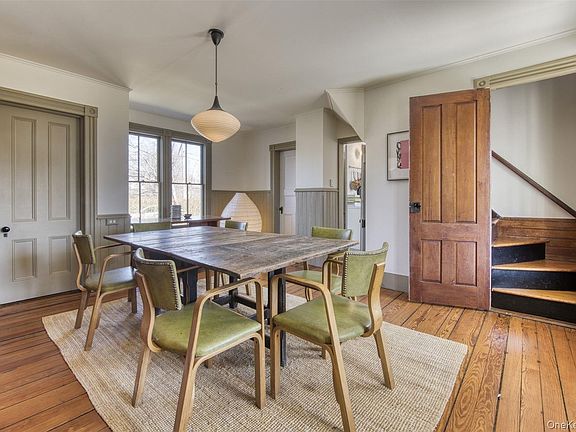 5th image of 1855 Village Ln