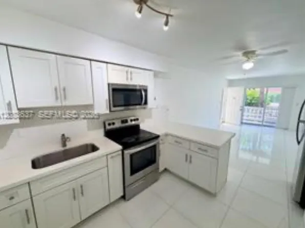 1050 SW 7th St APT 1, Miami, FL 33130