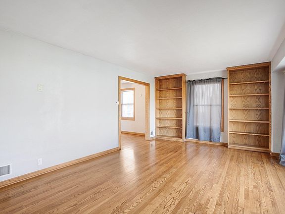 2nd image of 716 Marquette Ave