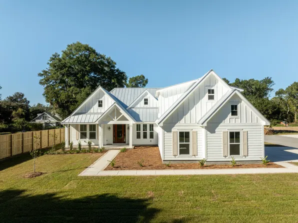 1349 Sea Aire Dr, Charleston, SC 29412