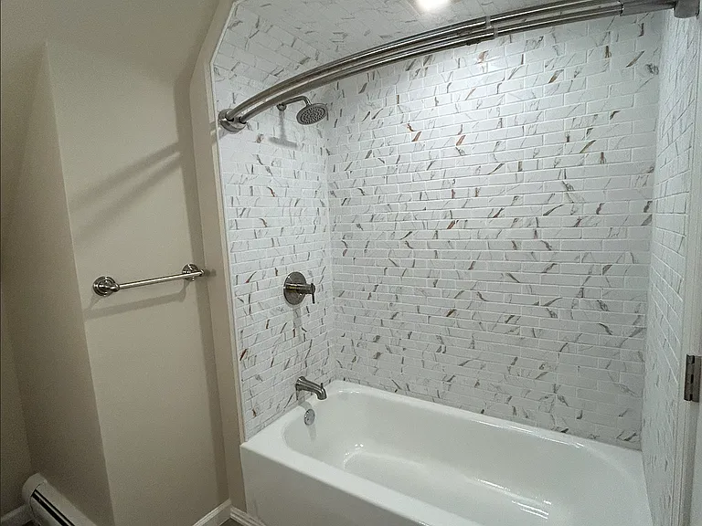Full Bath 2