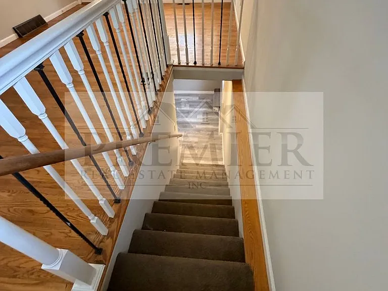 504 Westwood Dr — Photo 14