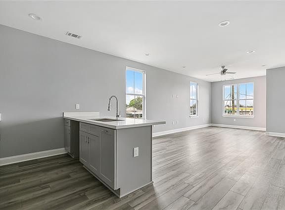 3rd image of 9216 Edinburgh St #9218
