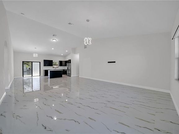 5th image of 431 Pinafore AVE