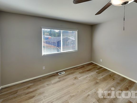 3rd image of 9232 Fairybell St SE