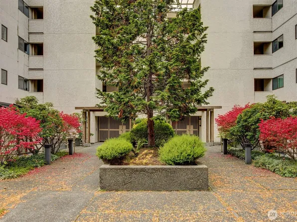 5025 California Avenue SW #406, Seattle, WA 98136
