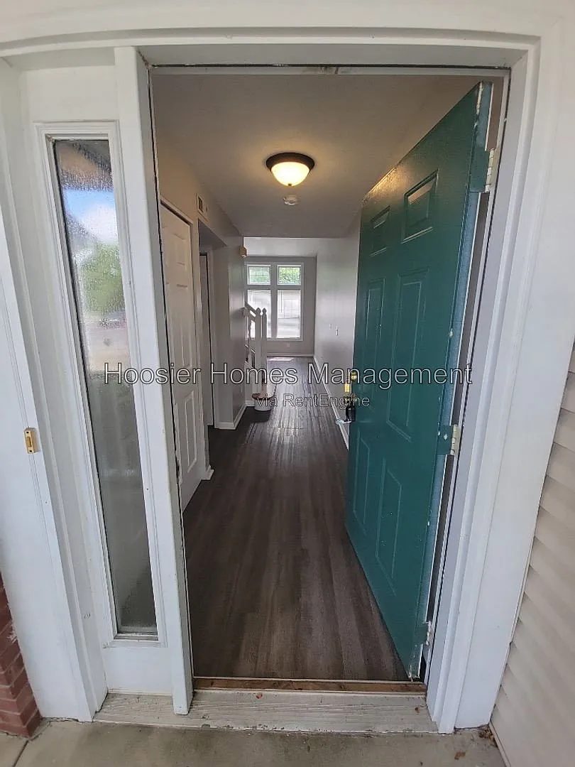 2 bed, 1.5 bath, 1335 sqft, $1,450 — Photo 3