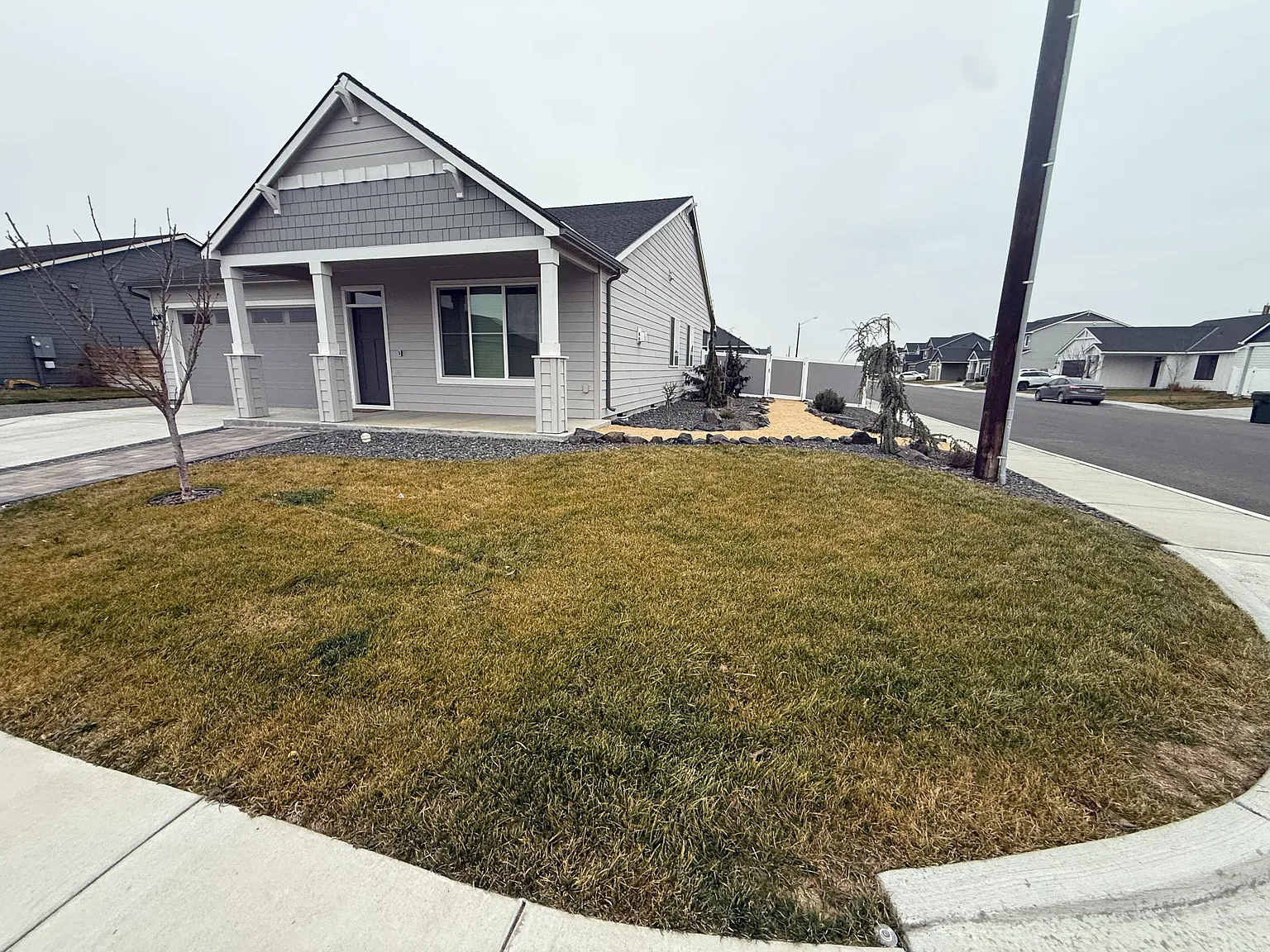 303 Emerald Ave — Photo 2