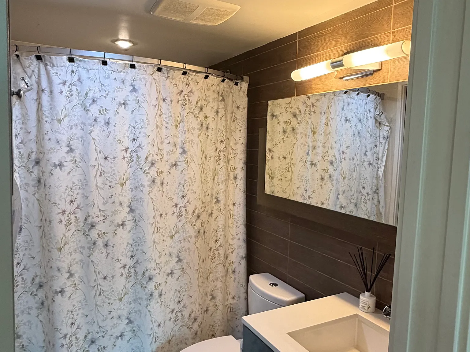 2 bed, $1,400 — Photo 2