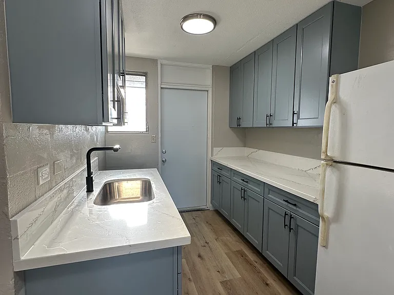 1329 Kinau St #C2 — Photo 3