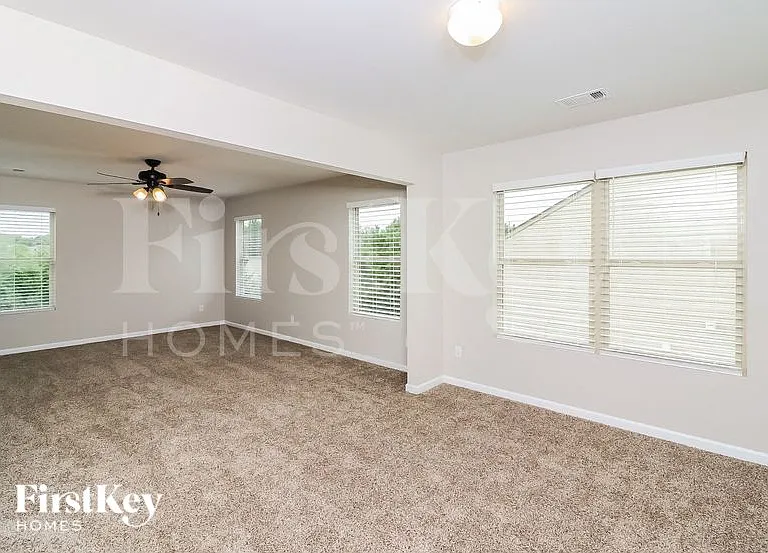 106 Woodbridge Trl — Photo 8