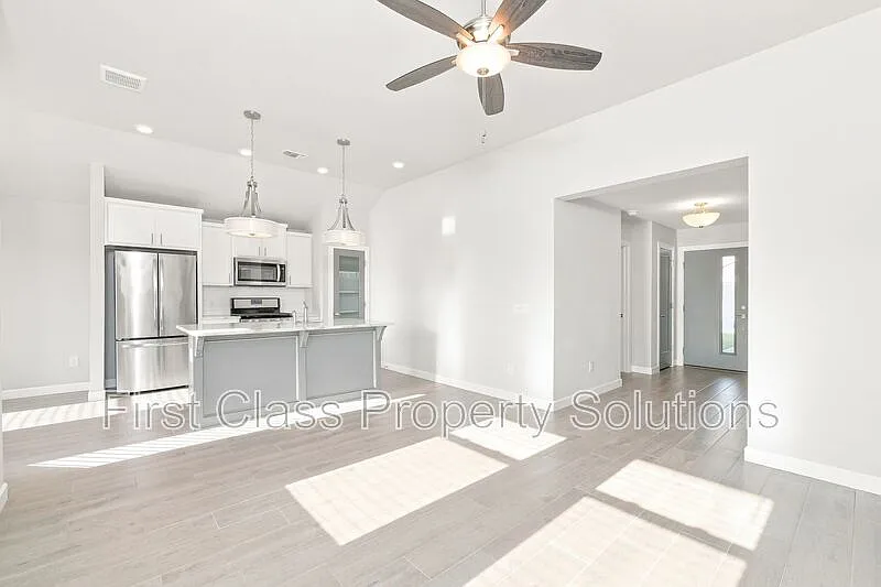 3 bed, 2.0 bath, 1466 sqft, $1,850 — Photo 4