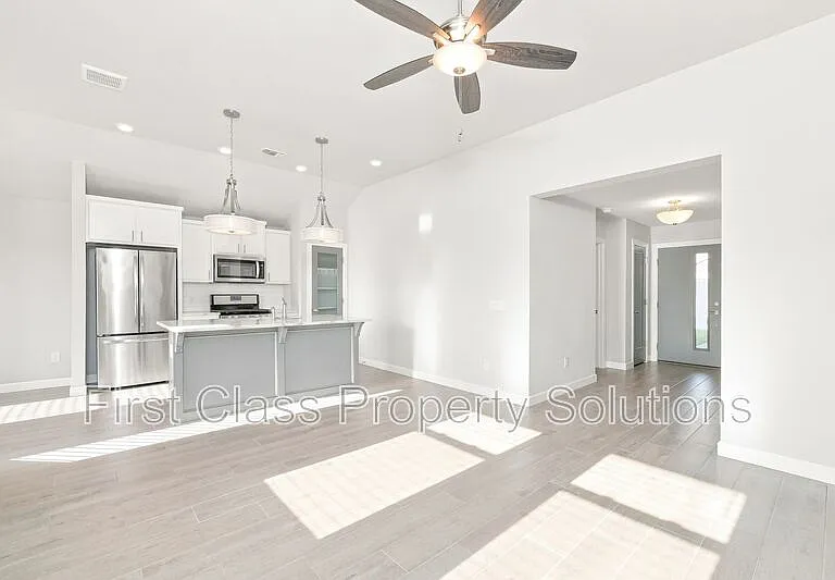 13500 Watson Dr — Photo 4
