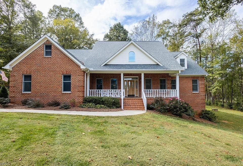 1st image of 214 Lake Hunt Dr