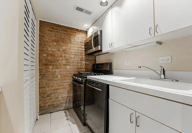713 W Diversey Pkwy #7 — Photo 3