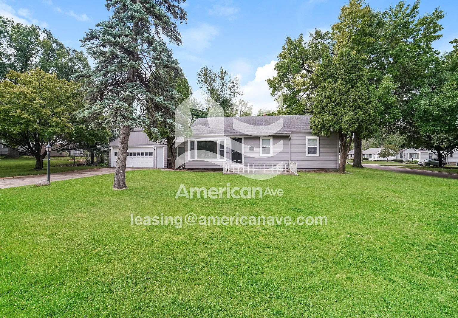 3 bed, 1.5 bath, 1064 sqft, $1,597 — Photo 2