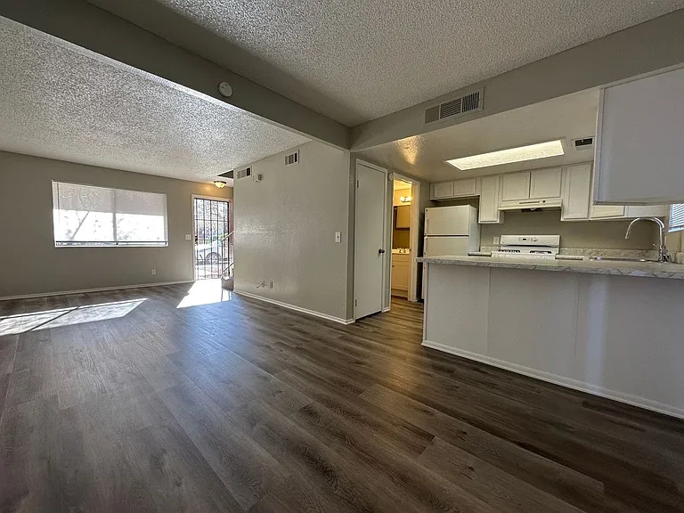 181 Bel Port Dr #184 — Photo 3