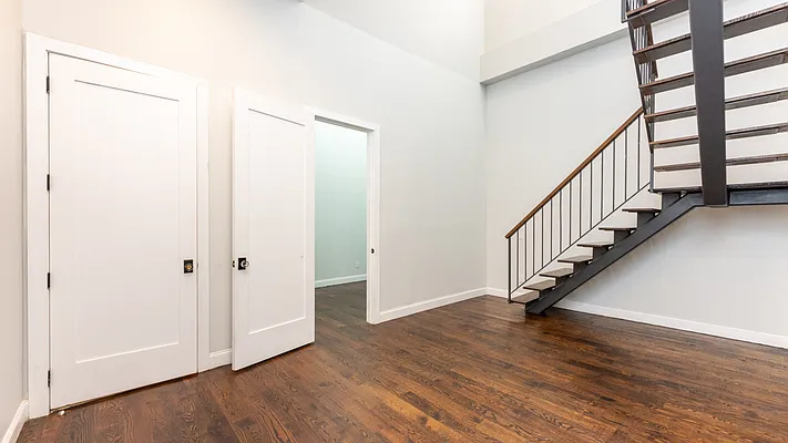 Rented by Nooklyn NYC LLC | media 32