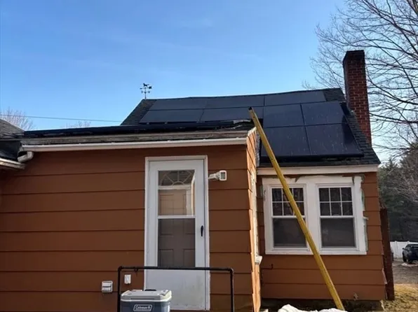 37 Sawyer St, Gardner, MA 01440