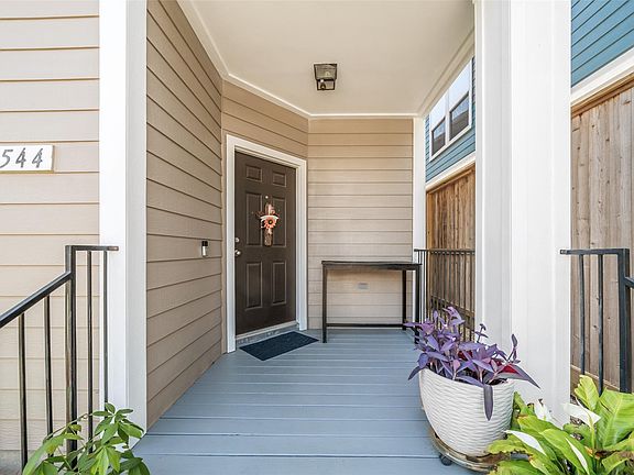5th image of 544 W 27th St