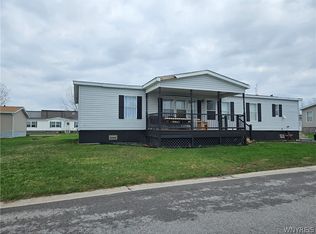 1372 Chestnut St, Alden, NY 14004
