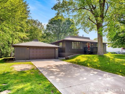 6372 Lake Harbor Rd, Norton Shores, MI, 49441