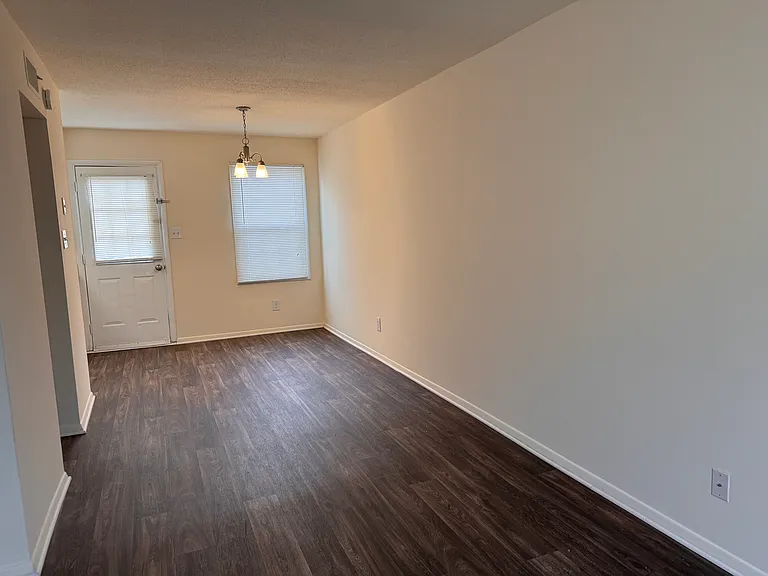 Woodstream Farms Apartments — Photo 15