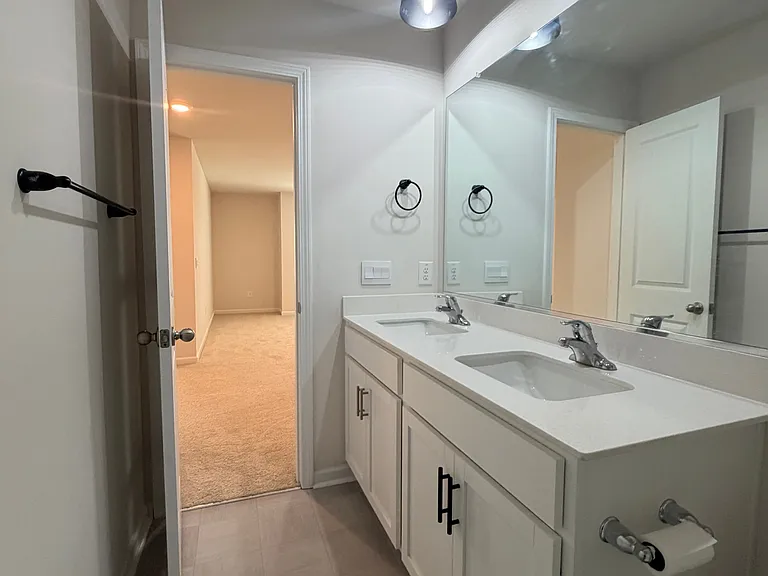 1121 Tilburn Ter — Photo 38