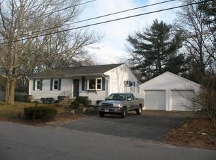 43 Hideaway Ln, East Wareham, MA 02538